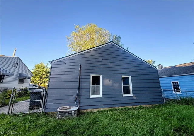 4th image of 1054 Merton Ave, Akron, OH 44306 | MLS# 5205093