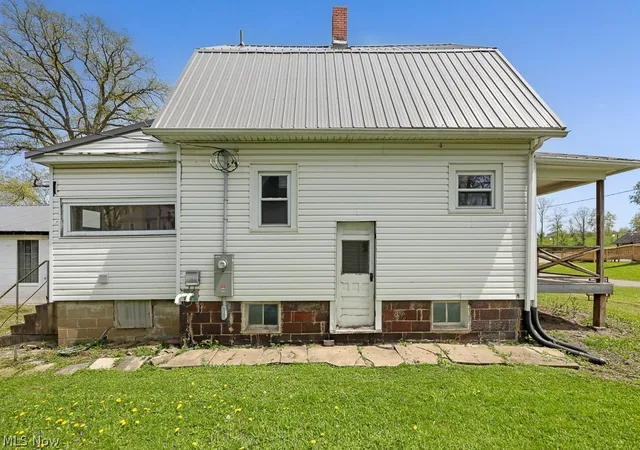 2nd image of 215 E Pennsylvania Ave, Sebring, OH 44672 | MLS# 5204943