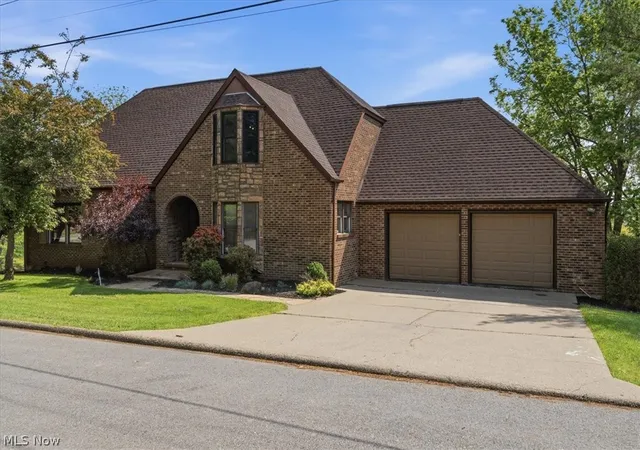 Photo 1 of Single family home for sale at 75 Oakridge Dr, Parkersburg, WV 26104 | MLS# 5205300 | Listing updated on 2026-08-29