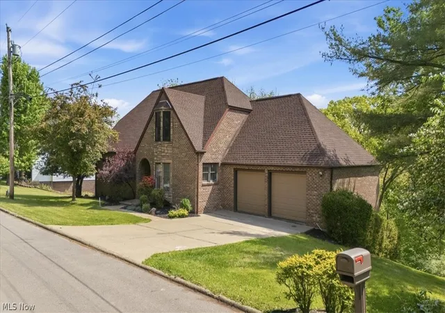 Photo 2 of Single family home for sale at 75 Oakridge Dr, Parkersburg, WV 26104 | MLS# 5205300 | Listing updated on 2026-08-29