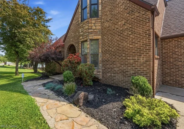 Photo 4 of Single family home for sale at 75 Oakridge Dr, Parkersburg, WV 26104 | MLS# 5205300 | Listing updated on 2026-08-29