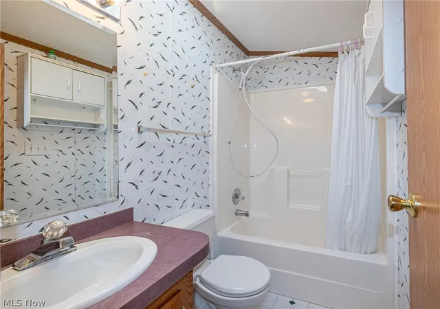 5th image of 9 Overland Dr, Olmsted Twp, OH 44138 | MLS# 5202234