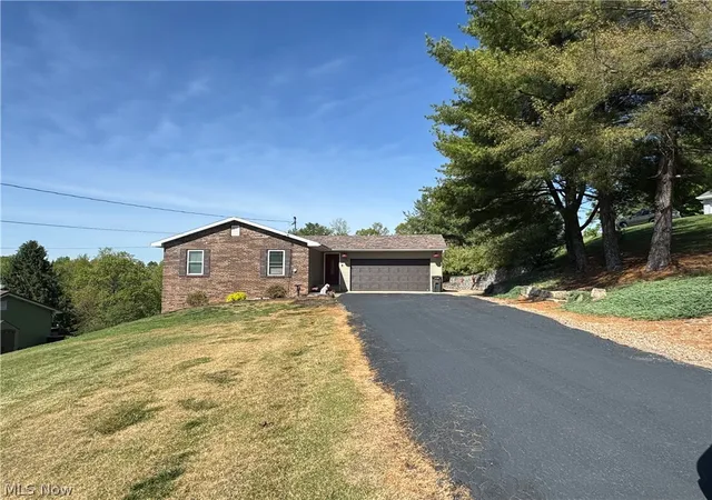 Homes for sale in Marietta, OH | 165 Wynnwood Dr, Marietta, OH 45750 | MLS# 5205274