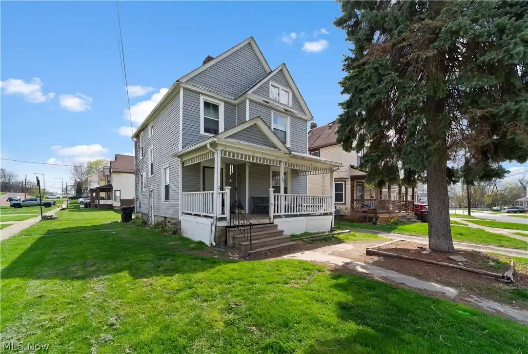 Photo 1 of Single family home for sale at 102 Water St, Elyria, OH 44035 | MLS# 5205271 | Listing updated on 2026-10-13