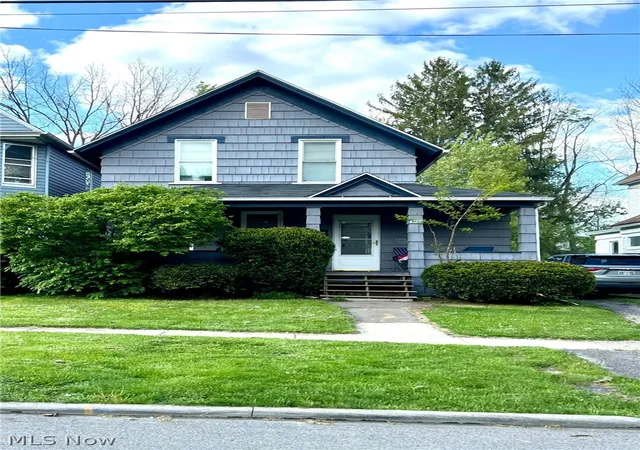 Photo 1 of Single family home for sale at 231 Howe St, Elyria, OH 44035 | MLS# 5205328 | Listing updated on 2026-06-25