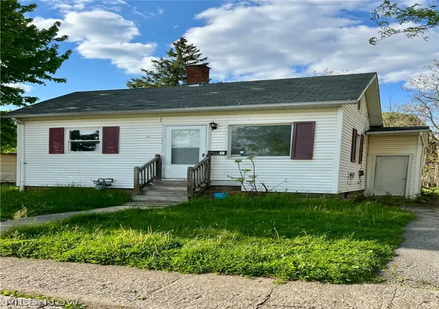 Photo 1 of Single family home for sale at 429 14th Street, Elyria, OH 44035 | MLS# 5205332 | Listing updated on 2026-06-18