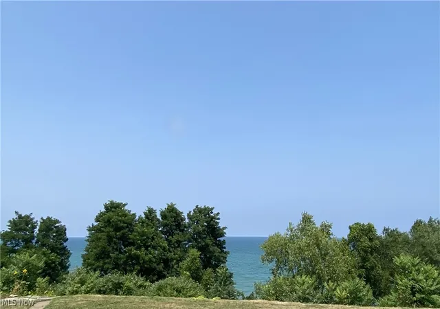 3rd image of 1104 Lake Rd, Conneaut, OH 44030 | MLS# 5205011