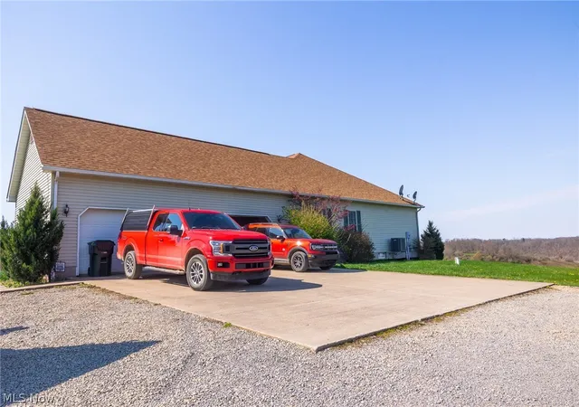 Photo 3 of Sale Pending at 3730 Rice Rd Sw, New Philadelphia, OH 44663 | MLS# 5205541 | Listing updated on 2026-07-02