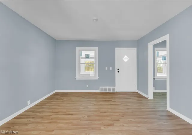 Photo 4 of Single family home for sale at 1401 E 219th Street, Euclid, OH 44117 | MLS# 5201621 | Listing updated on 2026-09-01