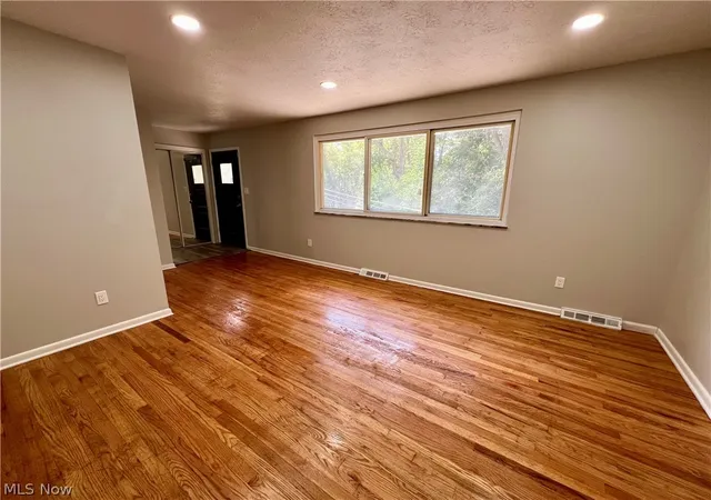 Homes for sale in Maple Heights, OH | 14417 Maple Ave, Maple Heights, OH 44137 | MLS# 5205808