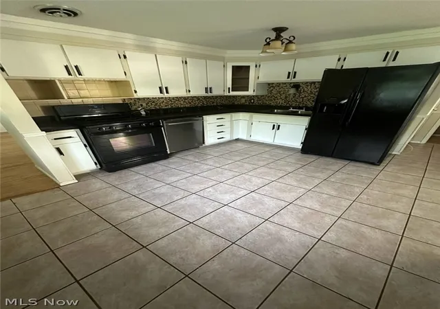 5th image of 7597 Venice Heights Dr Ne, Warren, OH 44484 | MLS# 5205785