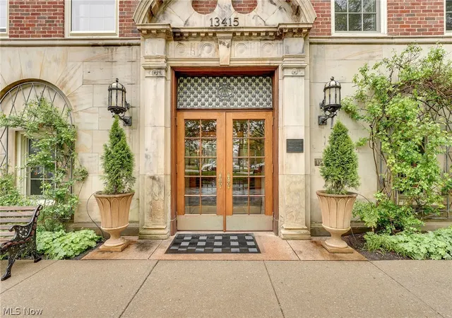 Homes for sale in Cleveland, OH | 13415 Shaker Blvd #11H4, Cleveland, OH 44120 | MLS# 5205383