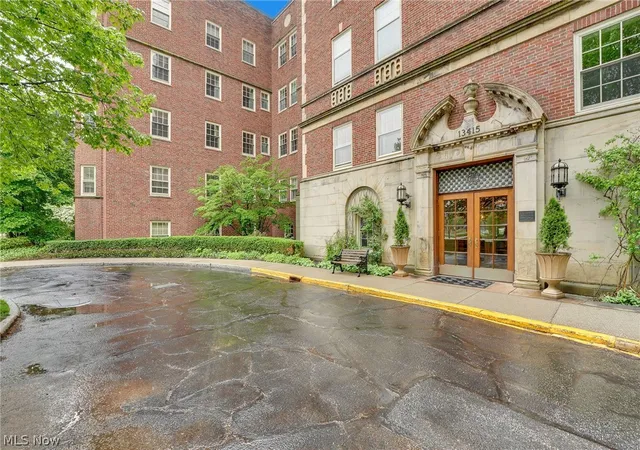 Homes for sale in Cleveland, OH | 13415 Shaker Blvd #11H4, Cleveland, OH 44120 | MLS# 5205383