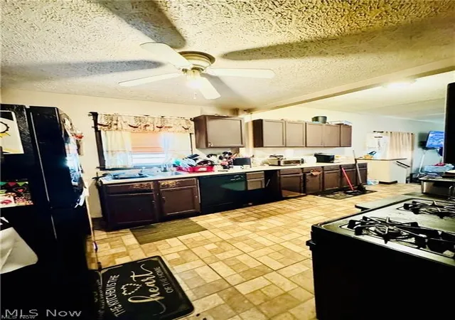 2nd image of 927 Avon St, Akron, OH 44310 | MLS# 5205601
