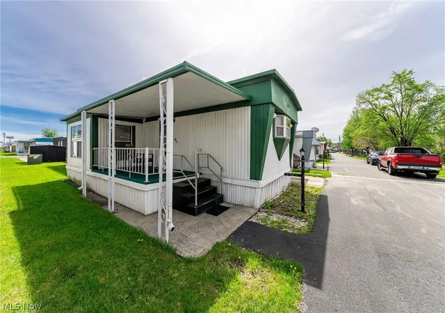 Homes for sale in Cleveland, OH | 3000 Brookpark Rd #15, Cleveland, OH 44134 | MLS# 5205207