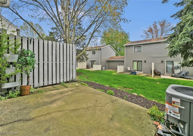 Homes for sale in Cleveland, OH | 833 Overlook Ridge Dr, Cleveland, OH 44109 | MLS# 5205101