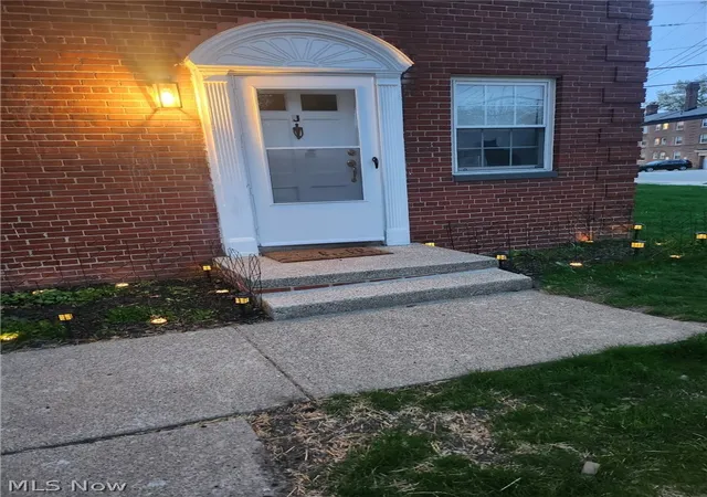 Homes for sale in Euclid, OH | 422 Clearview Dr #J10, Euclid, OH 44123 | MLS# 5205925