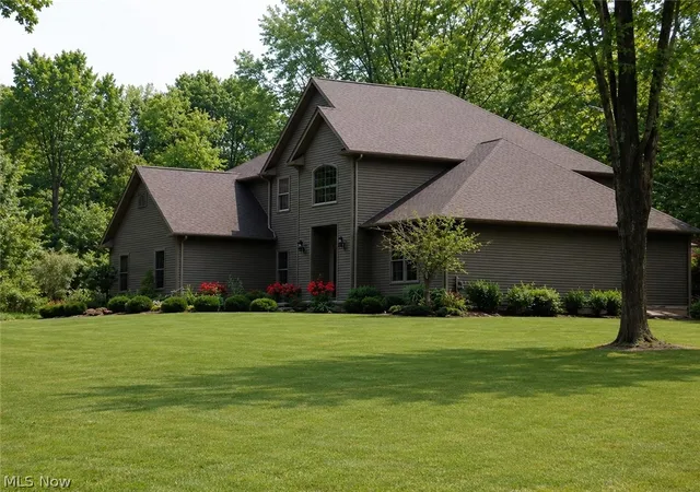 1st image of 1829 State Route 7 Ne, Brookfield, OH 44403 | MLS# 5205428