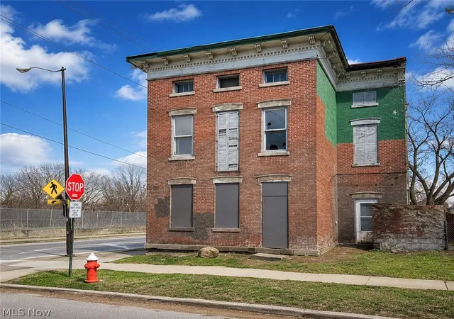 Homes for sale in Cleveland, OH | 4403 Fenwick Ave, Cleveland, OH 44113 | MLS# 5206014