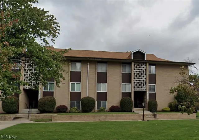 Homes for sale in Parma Heights, OH | 10408 N Church Dr #420, Parma Heights, OH 44130 | MLS# 5205319