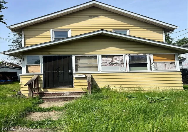 1st image of 996 Burkhardt Ave, Akron, OH 44301 | MLS# 5206106