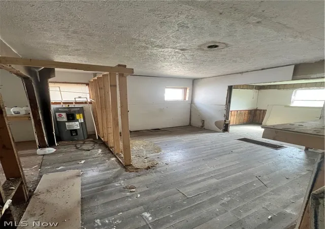 2nd image of 996 Burkhardt Ave, Akron, OH 44301 | MLS# 5206106