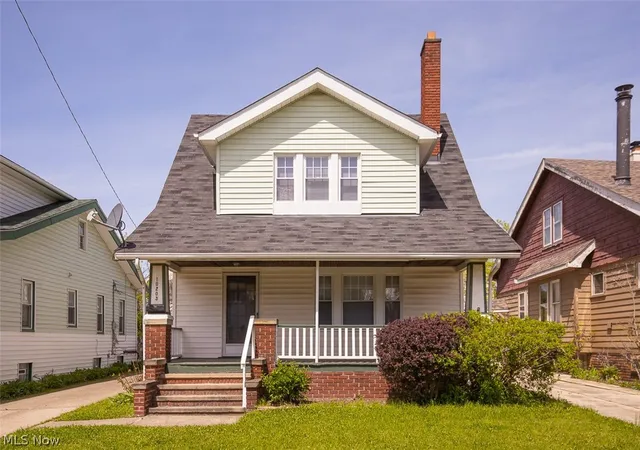 Homes for sale in Garfield Heights, OH | 10203 Greenview Ave, Garfield Heights, OH 44125 | MLS# 5204061