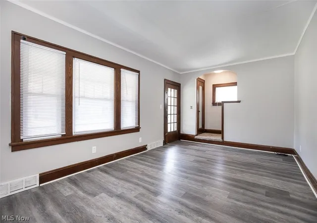 Homes for sale in Garfield Heights, OH | 10203 Greenview Ave, Garfield Heights, OH 44125 | MLS# 5204061