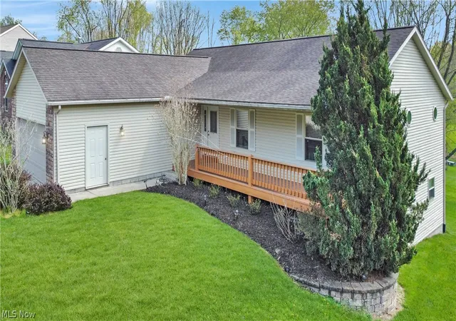 3rd image of 151 Heatherwood Dr, Howard, OH 43028 | MLS# 5206083