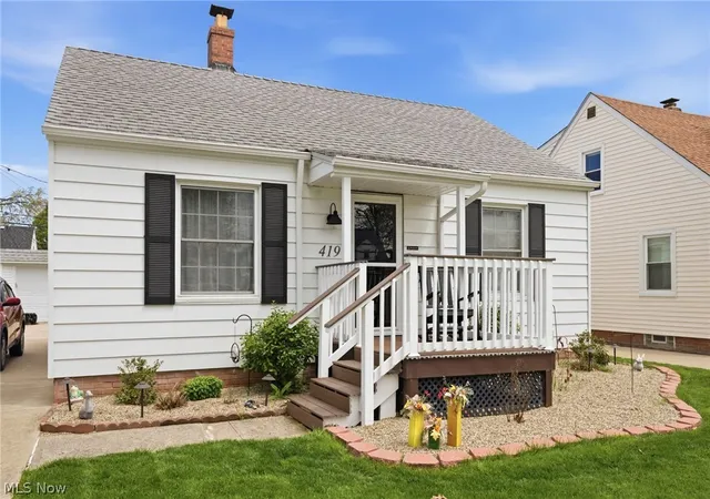 1st image of 419 E 326th St, Willowick, OH 44095 | MLS# 5204719