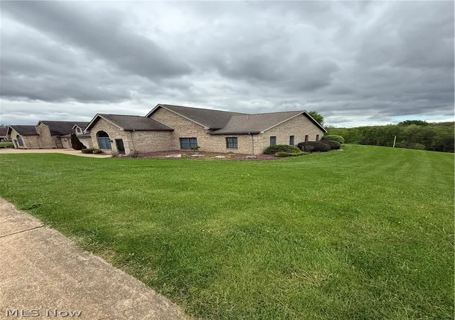 Photo 2 of Condo for sale at 49092 Eagle Dr, East Liverpool, OH 43920 | MLS# 5205431 | Listing updated on 2026-07-29