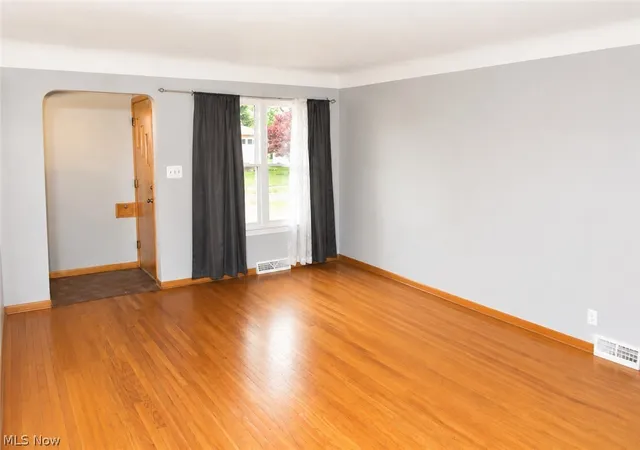 5th image of 7300 Maplewood Rd, Cleveland, OH 44130 | MLS# 5203552
