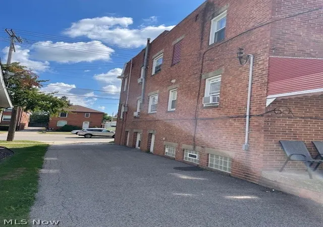 3rd image of 6118 Ridge Rd, Cleveland, OH 44129 | MLS# 5206072