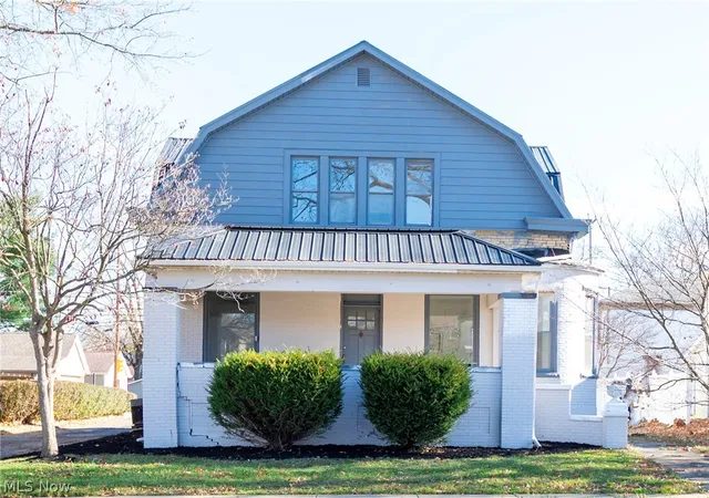 Homes for sale in Uhrichsville, OH | 911 N Water St, Uhrichsville, OH 44683 | MLS# 5206367