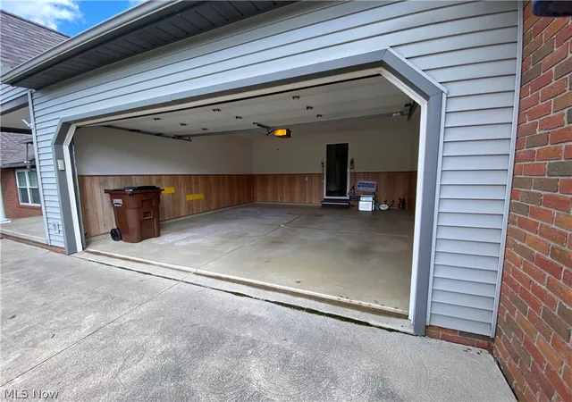 Listing Photo 2 - Condo for sale in building located at 1578 Cape Cod Dr, Mansfield, OH 44904 - Unit #