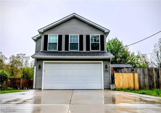 Homes for sale in Vermilion, OH | 756 Hazelwood Dr, Vermilion, OH 44089 | MLS# 5206213