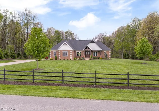 Photo 2 of Single family home for sale at 8622 Hunters Ridge Run, Wadsworth, OH 44281 | MLS# 5205102 | Listing updated on 2026-08-24