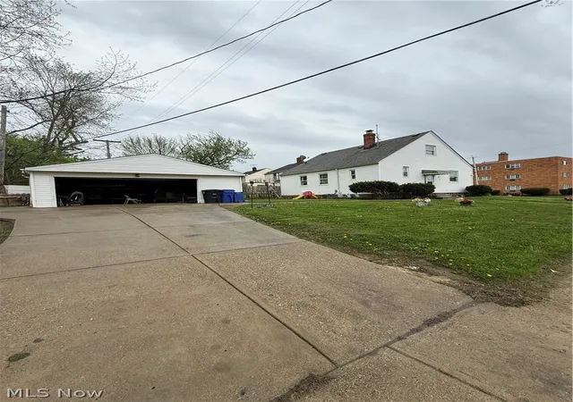 Homes for sale in Cleveland, OH | 18011 Windward Rd, Cleveland, OH 44119 | MLS# 5201806