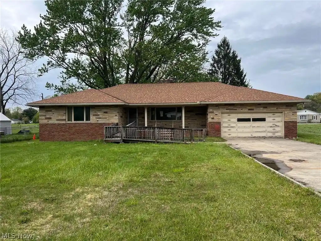 Photo 1 of Single family home for sale at 156 Cooper Foster Park Rd W, Lorain, OH 44053 | MLS# 5206555 | Listing updated on 2026-10-21