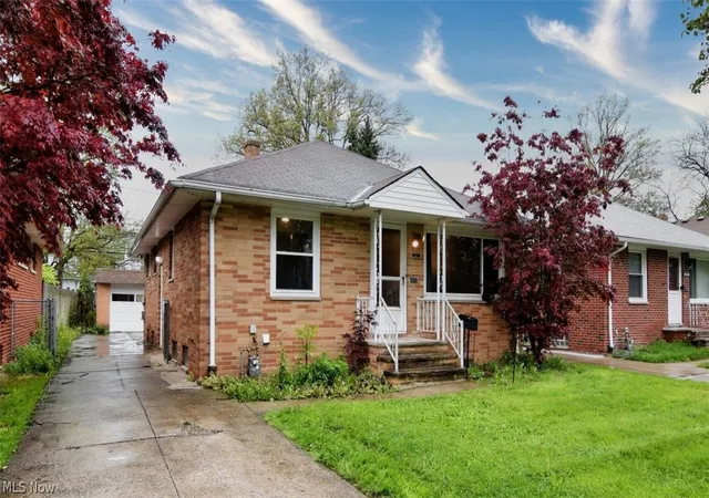Homes for sale in South Euclid, OH | 1098 Homestead Rd, South Euclid, OH 44121 | MLS# 5204867