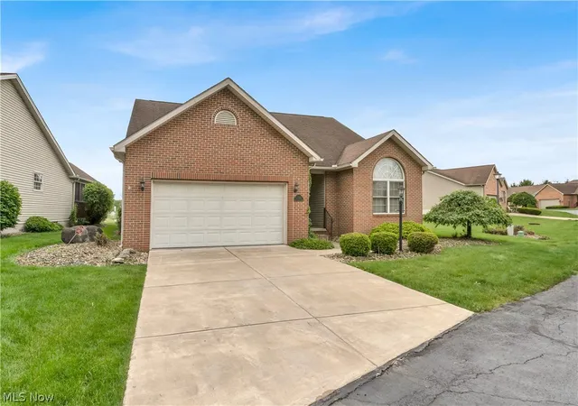 1st image of 144 Royal Troon Dr Se, Warren, OH 44484 | MLS# 5206219