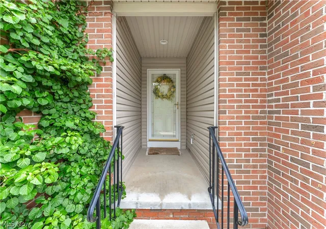 Photo 3 of Condo for sale at 144 Royal Troon Dr SE, Warren, OH 44484 | MLS# 5206219 | Listing updated on 2026-09-25