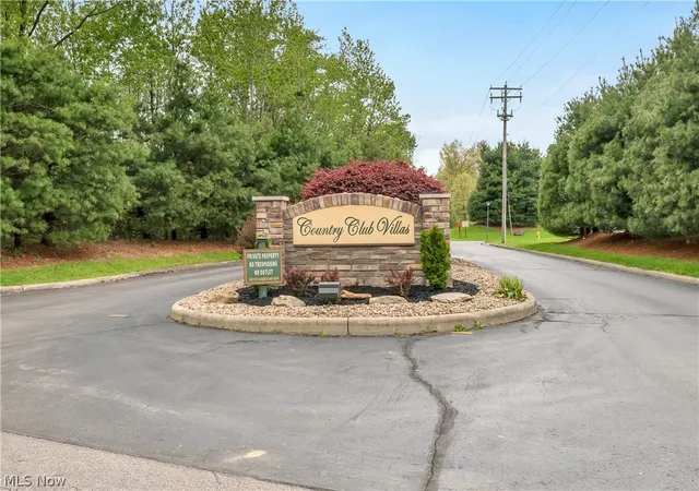 Photo 4 of Condo for sale at 144 Royal Troon Dr SE, Warren, OH 44484 | MLS# 5206219 | Listing updated on 2026-09-25