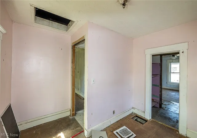 Photo 5 of Single family home for sale at 1107 W 2nd Street, Lorain, OH 44052 | MLS# 5206626 | Listing updated on 2026-07-27