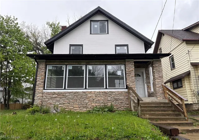 3rd image of 112 Burton Ave, Akron, OH 44302 | MLS# 5206509