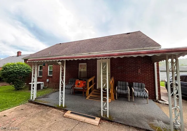 Homes for sale in New Cumberland, WV | 1006 Third Ave, New Cumberland, WV 26047 | MLS# 5206686