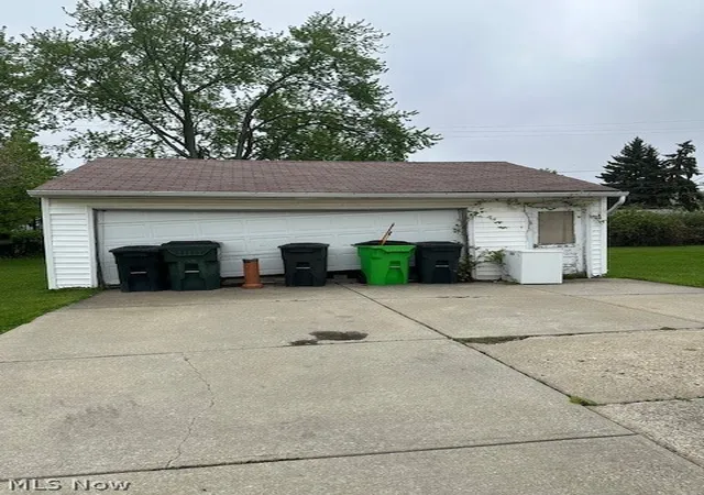 5th image of 207 Forbes Rd, Bedford, OH 44146 | MLS# 5206563