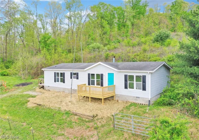 Homes for sale in Corning, OH | 12186 State Route 155 Se, Corning, OH 43730 | MLS# 5206810