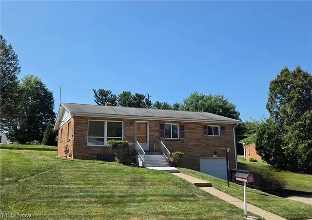 3rd image of 238 Meadowbrook Dr, Steubenville, OH 43953 | MLS# 5195837
