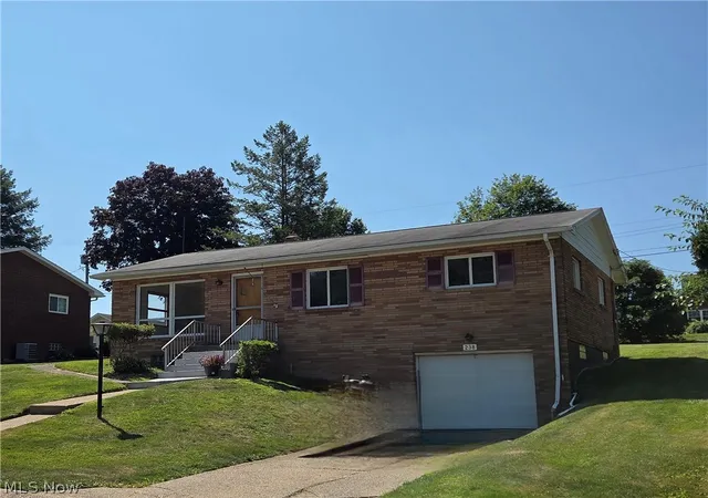 4th image of 238 Meadowbrook Dr, Steubenville, OH 43953 | MLS# 5195837